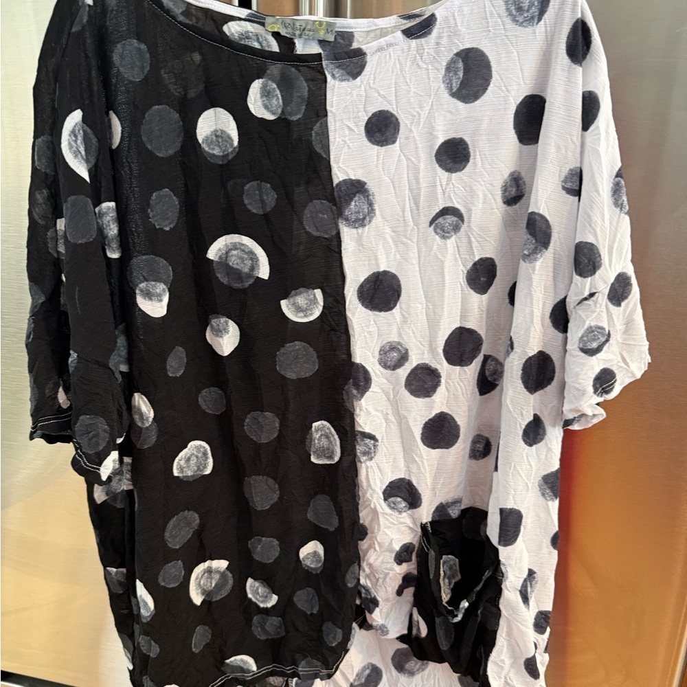 Chic Polka Dot Blouse - Black and White